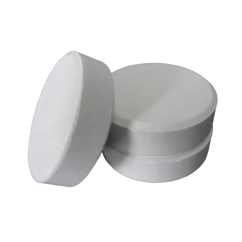 Vai trò chính mà TCCA (Trichloroisocyanuric Acid) đóng vai trò gì trong xử lý nước và khử trùng?